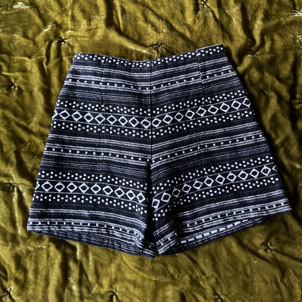 Thick woven shorts